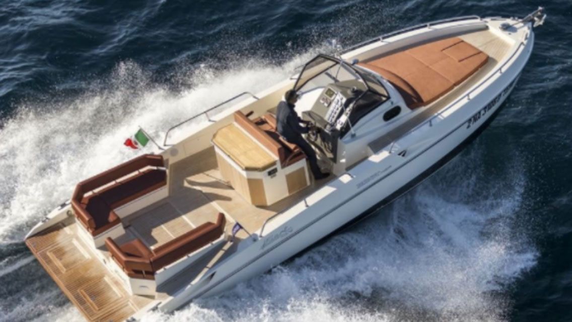 location de bateau avec skipper bormes les mimosas